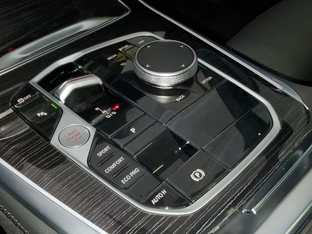 Used 2026 Skyscraper Grey Metallic BMW sDrive40i image 25