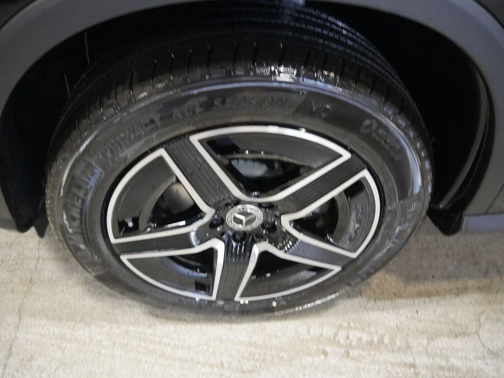 Used 2026 Black Mercedes-Benz GLC 300 image 10