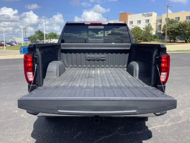 Certified Used 2026 Titanium Rush Metallic GMC SLE image 9