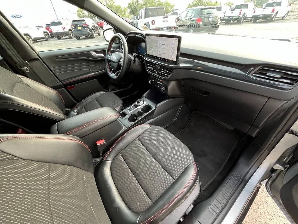 Used 2024 Silver Ford ST-Line Elite image 19