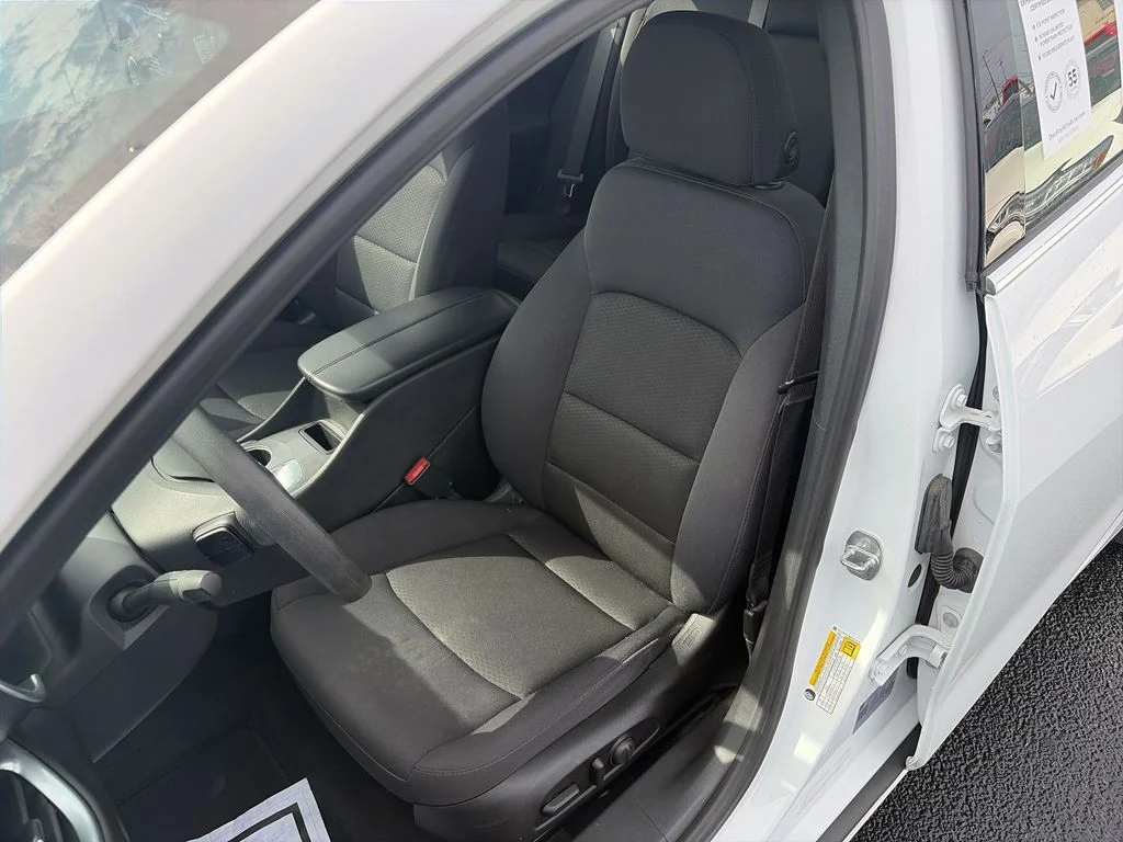 Used 2021 White Chevrolet LT image 17