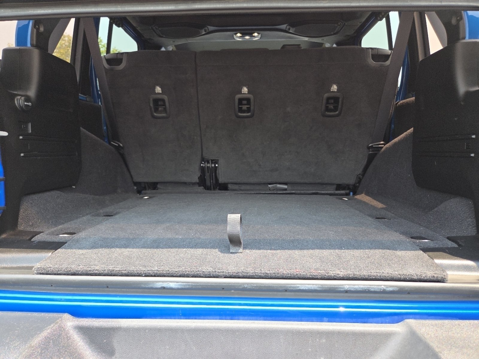 Used 2021 Blue Pearl Jeep Unlimited Sport S image 23