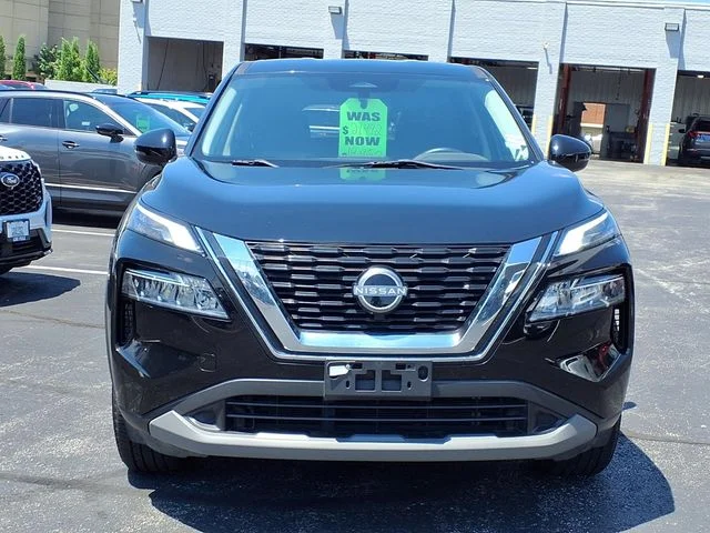 Used 2022 Black Nissan SV image 20