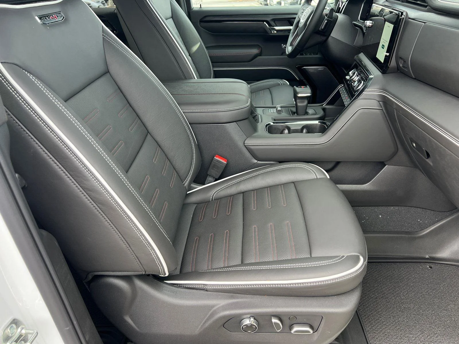 2026 GMC Sierra 1500 AT4X - Photo 8