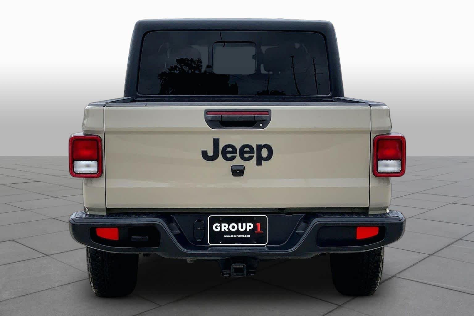 Used 2022 Hydro Blue Pearlcoat Jeep Altitude image 5