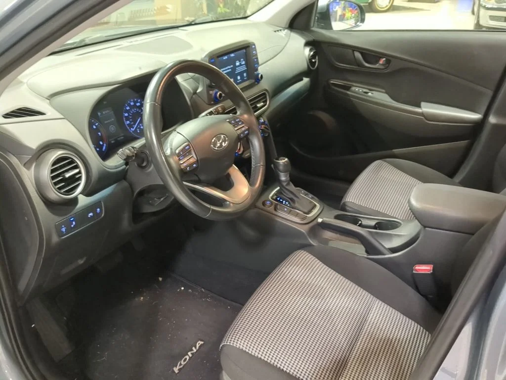 Used 2020 Silver Hyundai SEL Plus image 14
