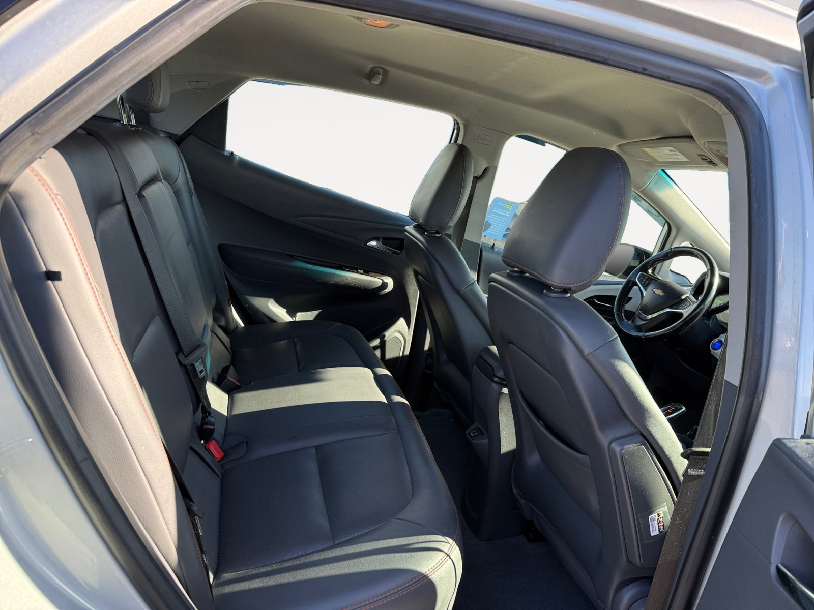 Used 2019 Silver Ice Metallic Chevrolet Premier image 18