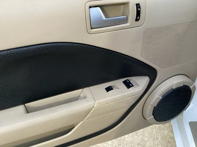 Used 2007  Ford GT Deluxe image 19