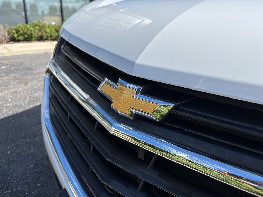 Used 2020 White Chevrolet LS image 26
