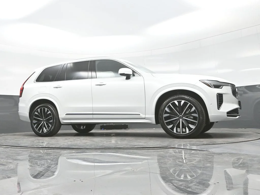 New 2026 Crystal White Volvo Plus image 23