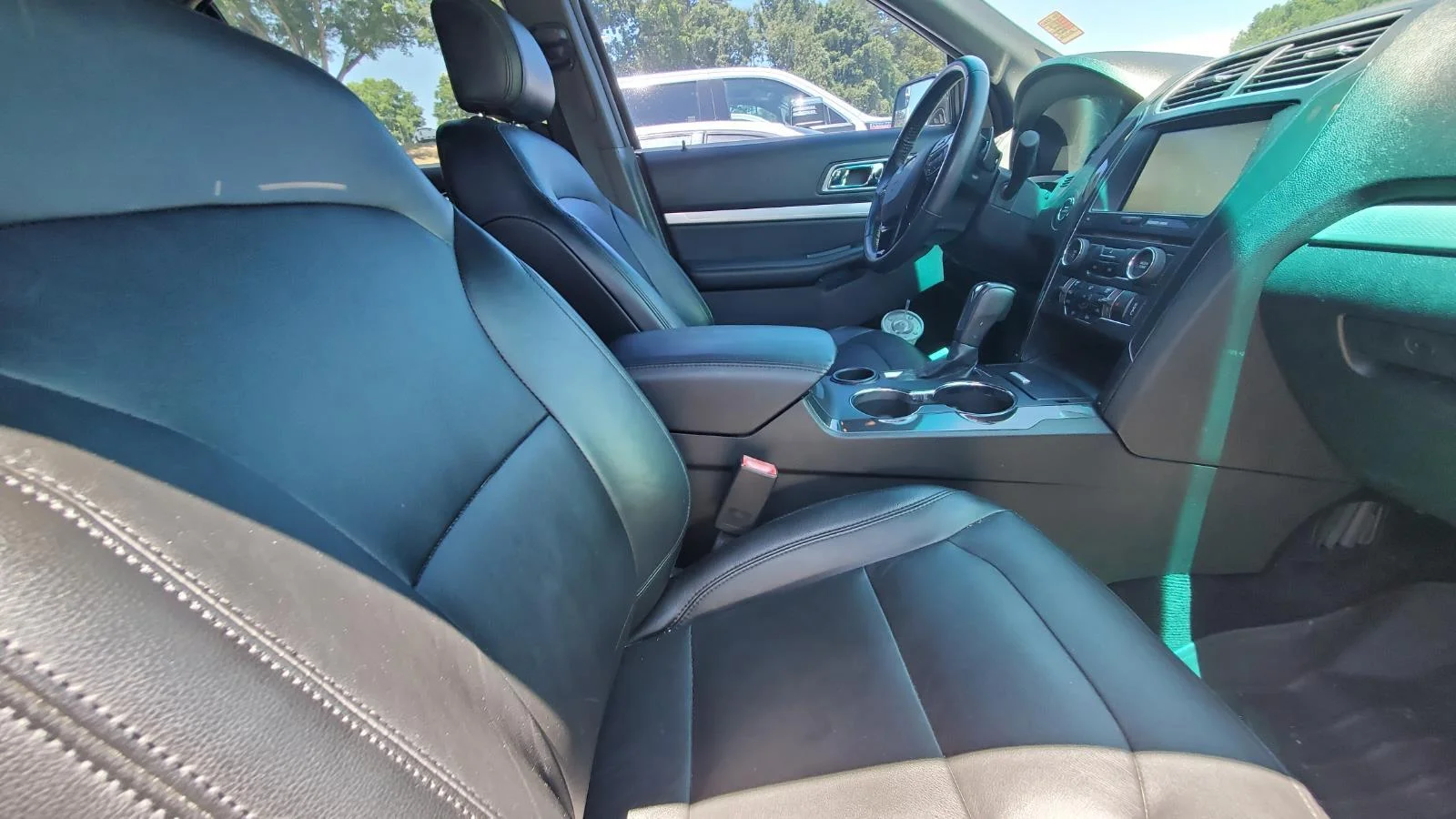 Used 2016 Shadow Black Ford XLT image 3