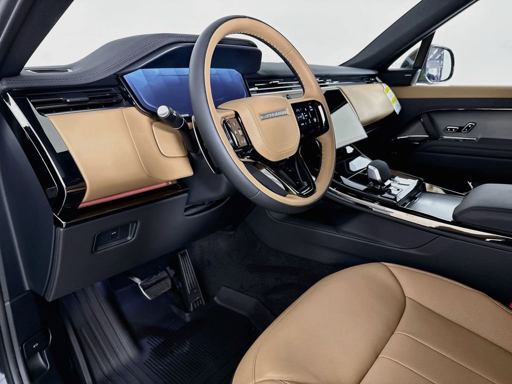New 2026 Santorini Black Land Rover Dynamic SE image 4