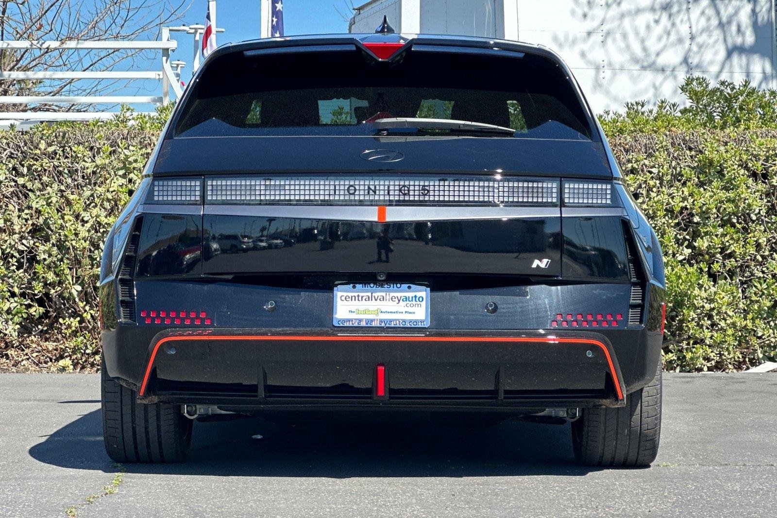 New 2025 Abyss Black Hyundai AWD image 29