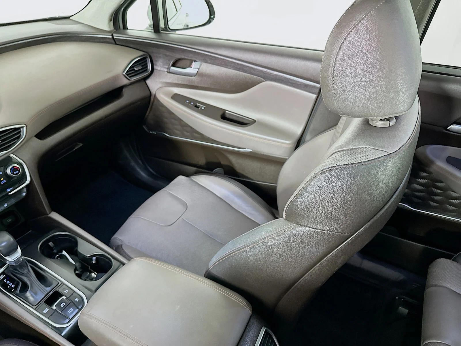 Used 2019 Symphony Silver Hyundai Limited image 24