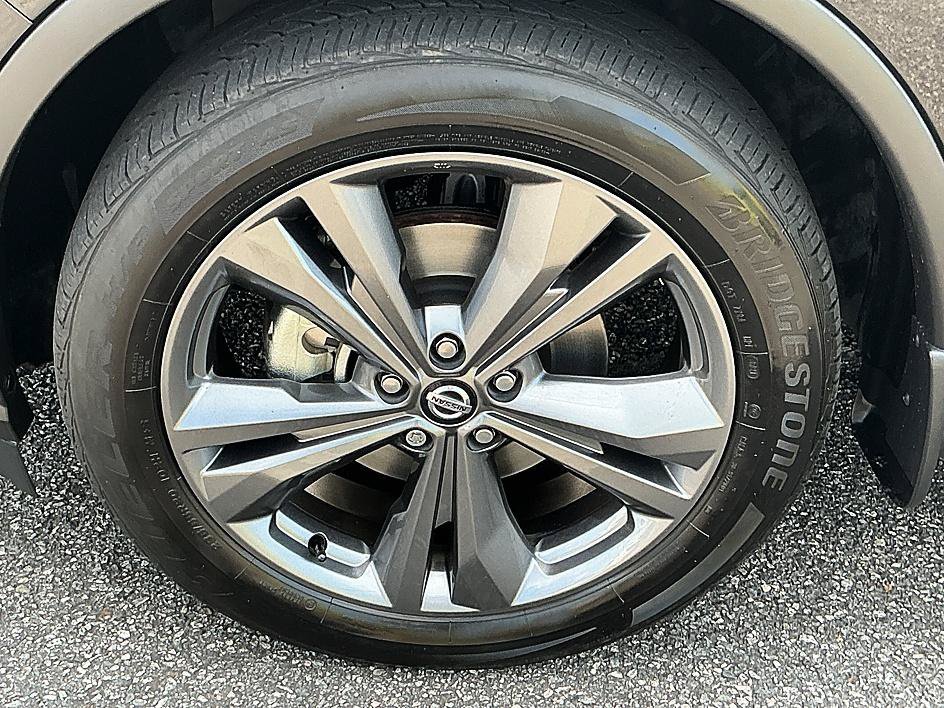 Used 2022 Magnetic Black Pearl Nissan Platinum image 11