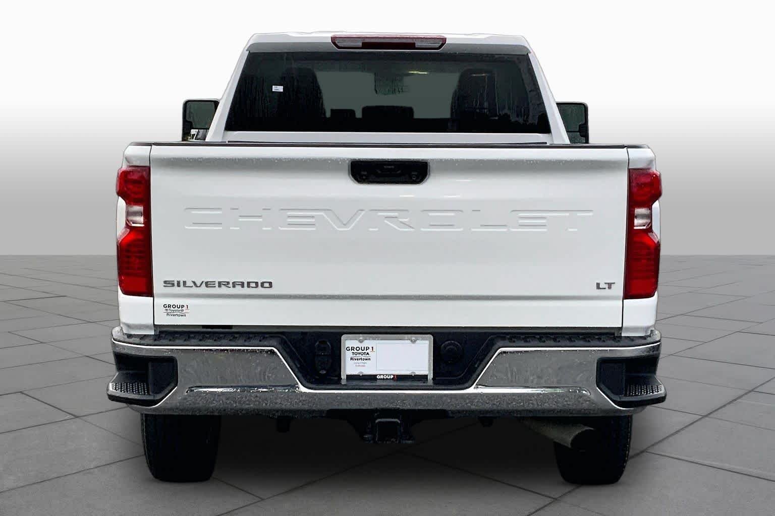 Used 2025 Summit White Chevrolet LT image 5