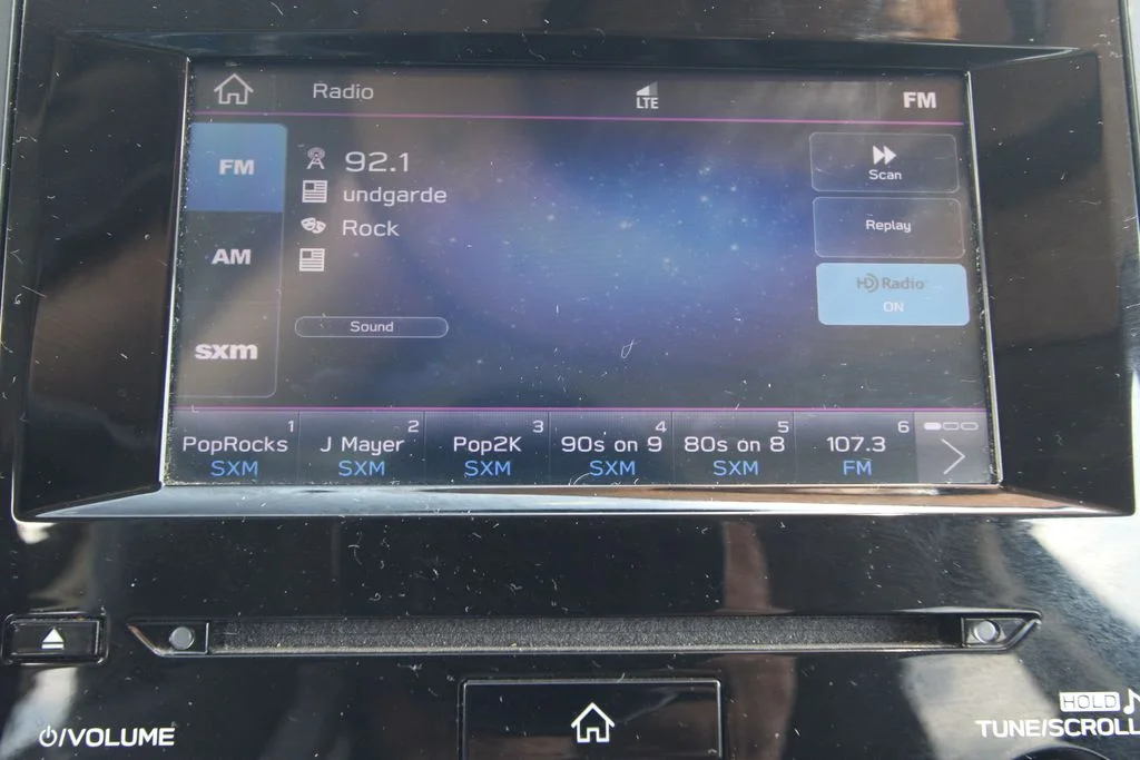 Used 2021  Subaru Premium image 29