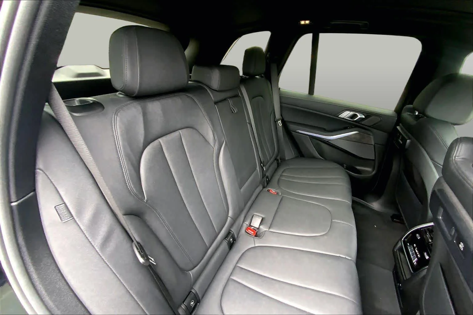 Certified Used 2019 Jet Black BMW xDrive40i image 40