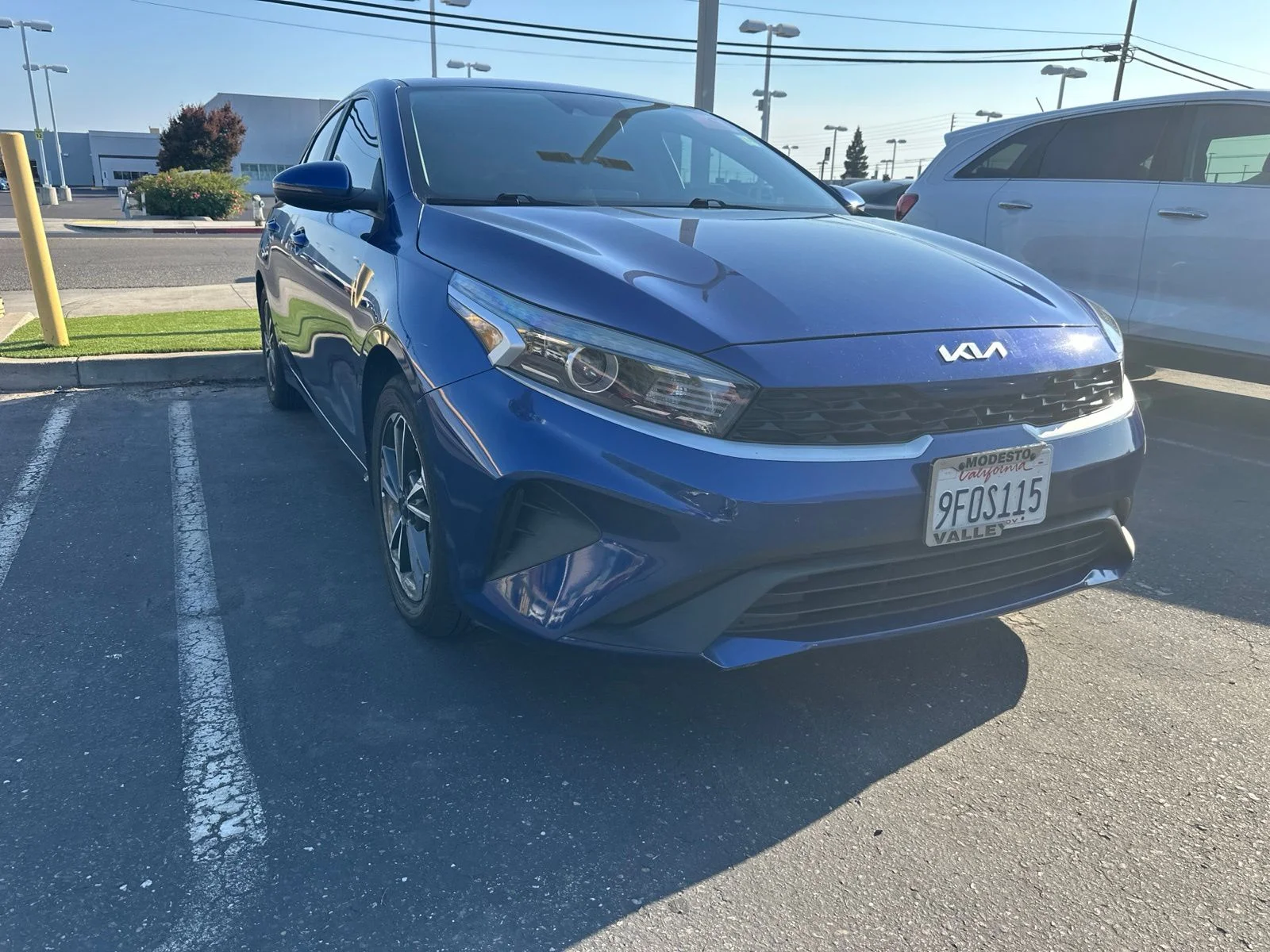 Used 2023 Deep Sea Blue Kia LXS image 3