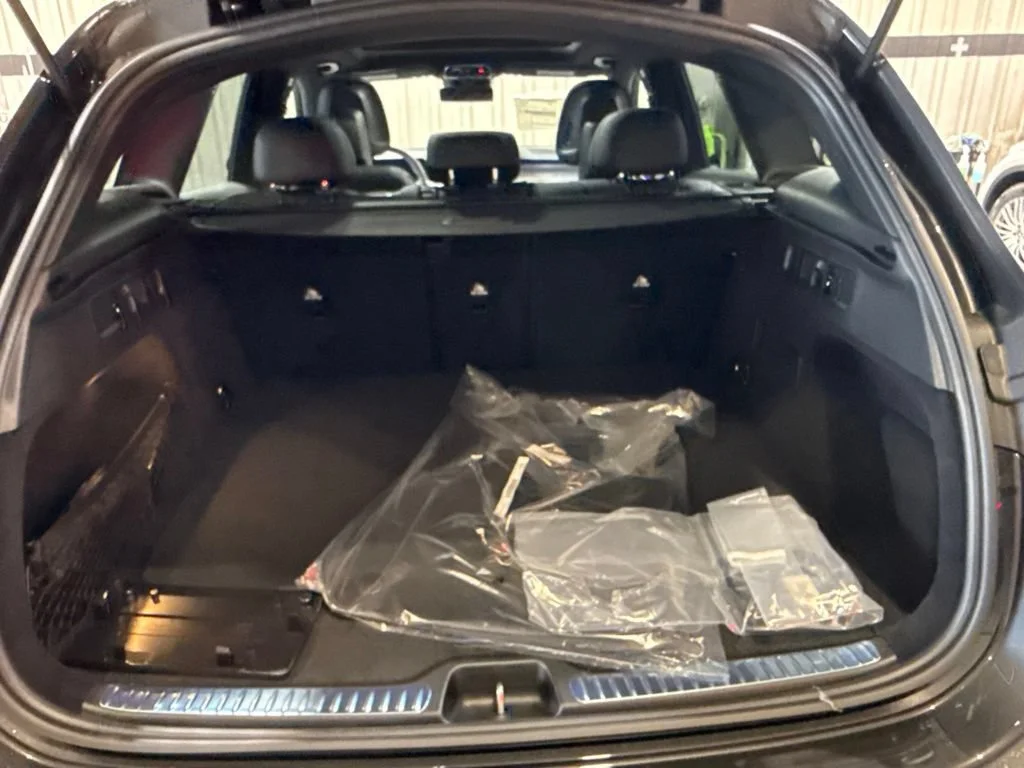 New 2027 Graphite Grey Metallic Mercedes-Benz GLC 300 image 12