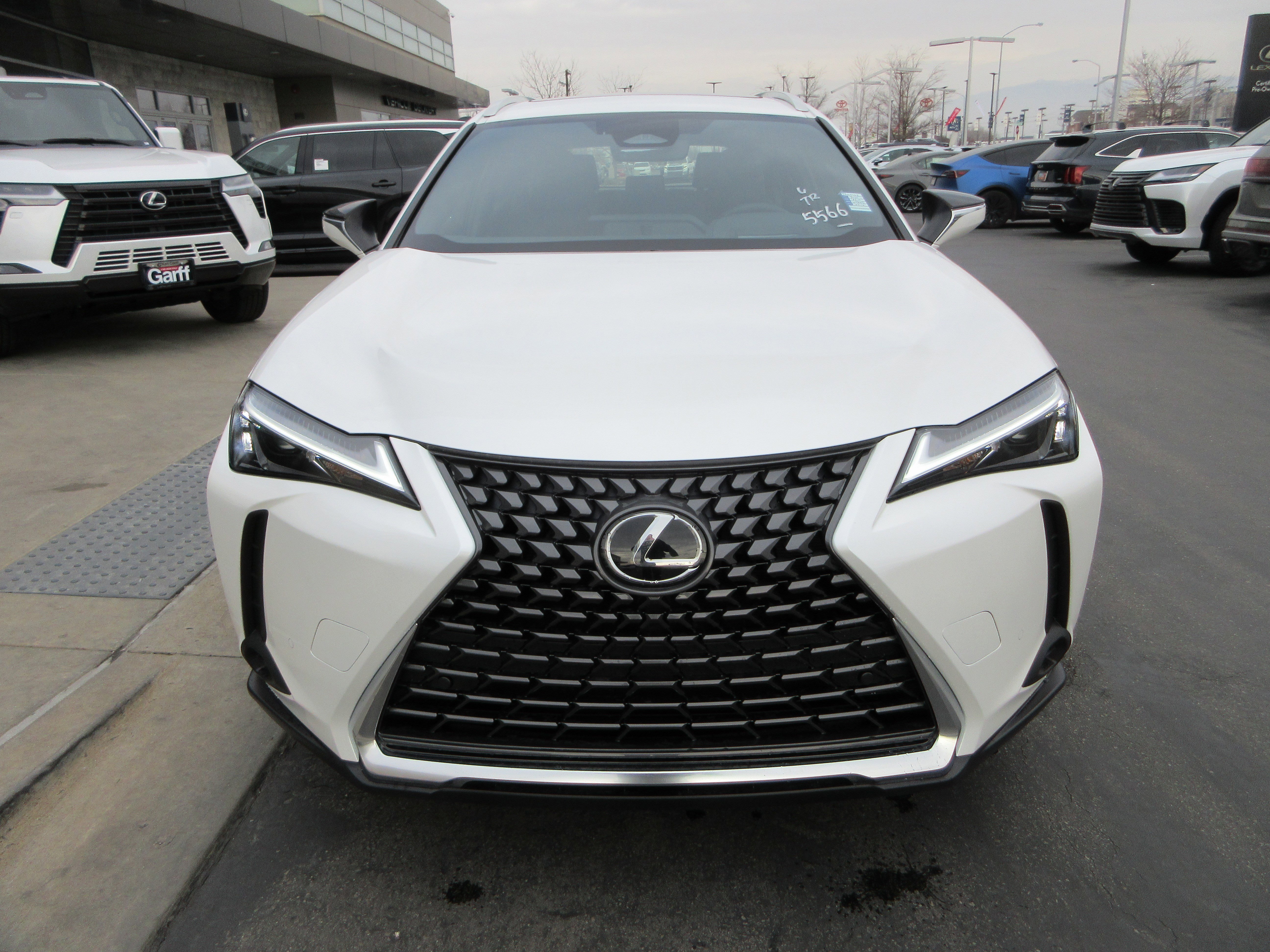 2025 Lexus UX 300h Premium - Photo 14