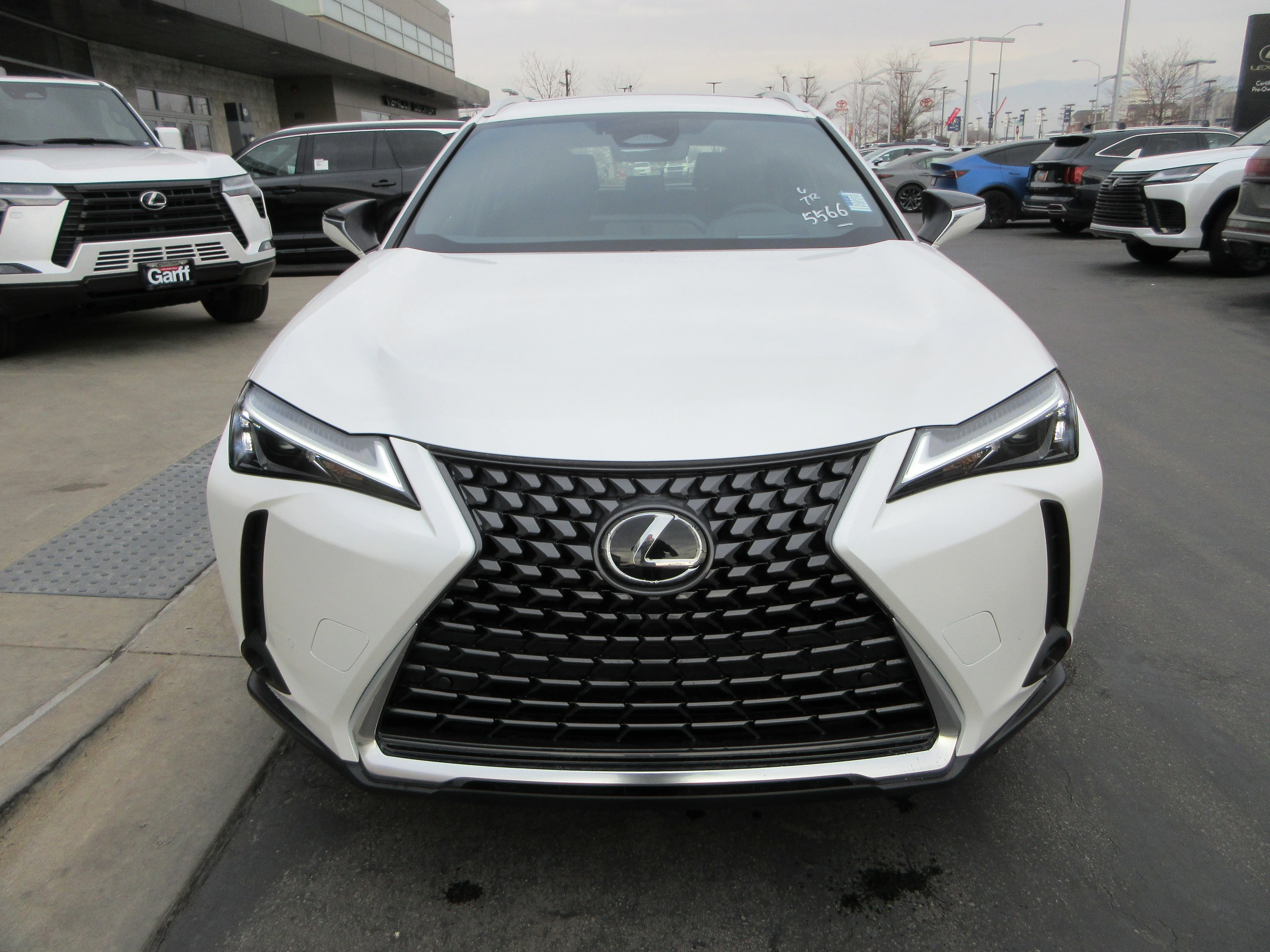 2025 Lexus UX 300h Premium - Photo 14