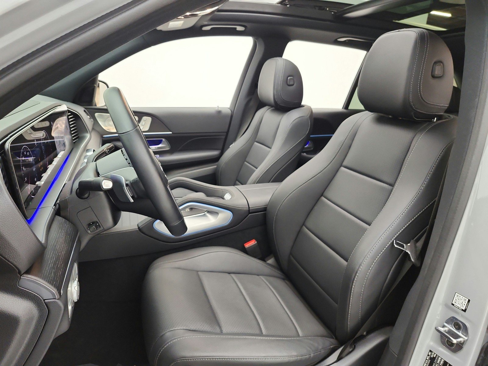 Used 2025 MANUFAKTUR Alpine Grey Mercedes-Benz GLE 450 4MATIC® SUV image 29