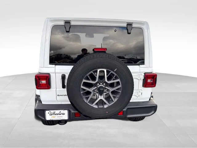 Used 2026 Black Jeep Sahara image 4