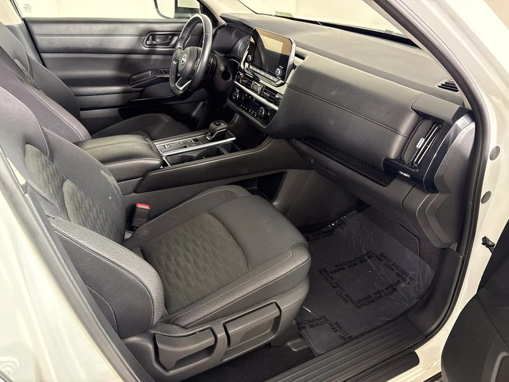 Used 2025 White Nissan SV image 18
