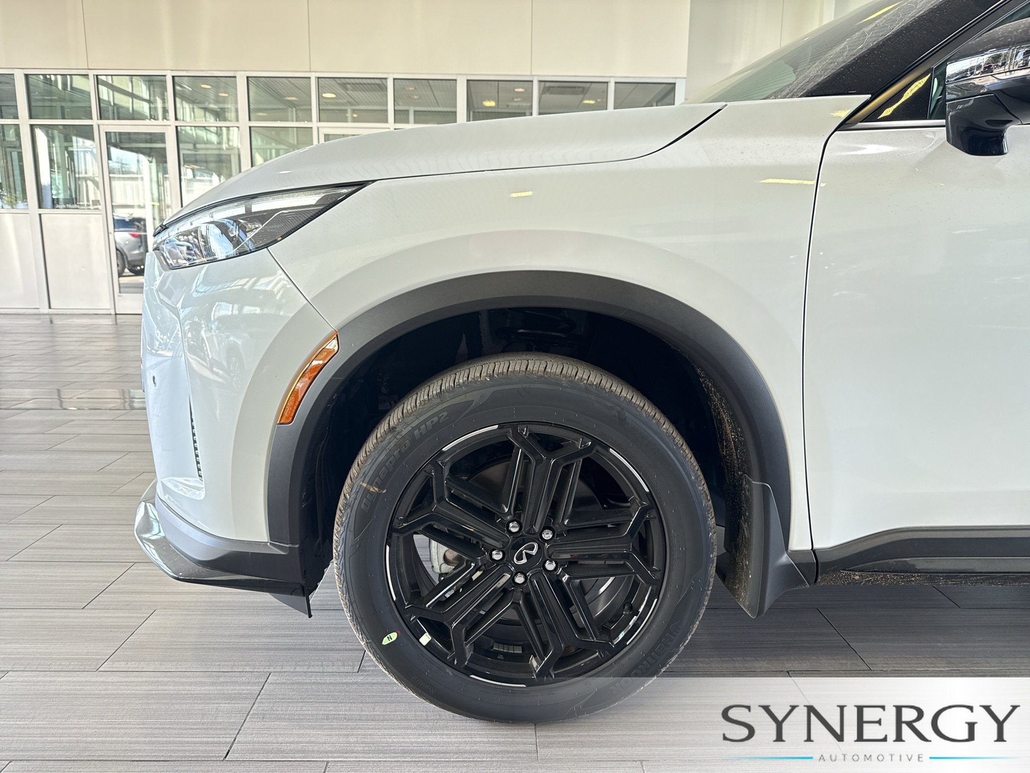 New 2027 2T RAD WHT INFINITI Sport AWD image 8