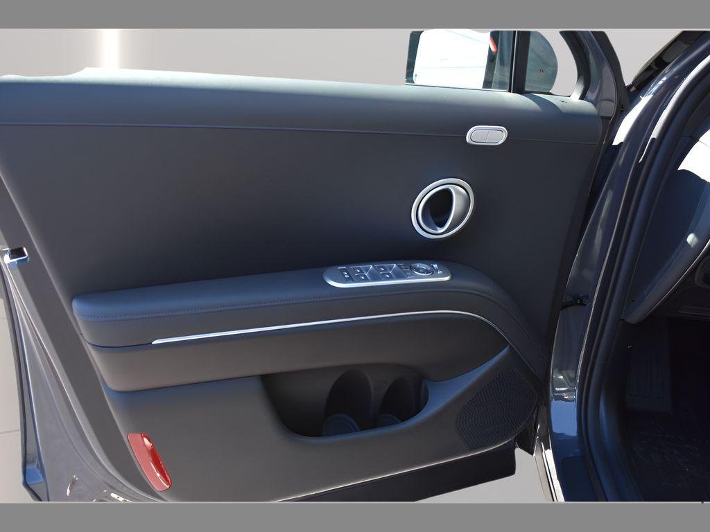 New 2026 Ecotronic Gray Pearl Hyundai Limited FWD image 17