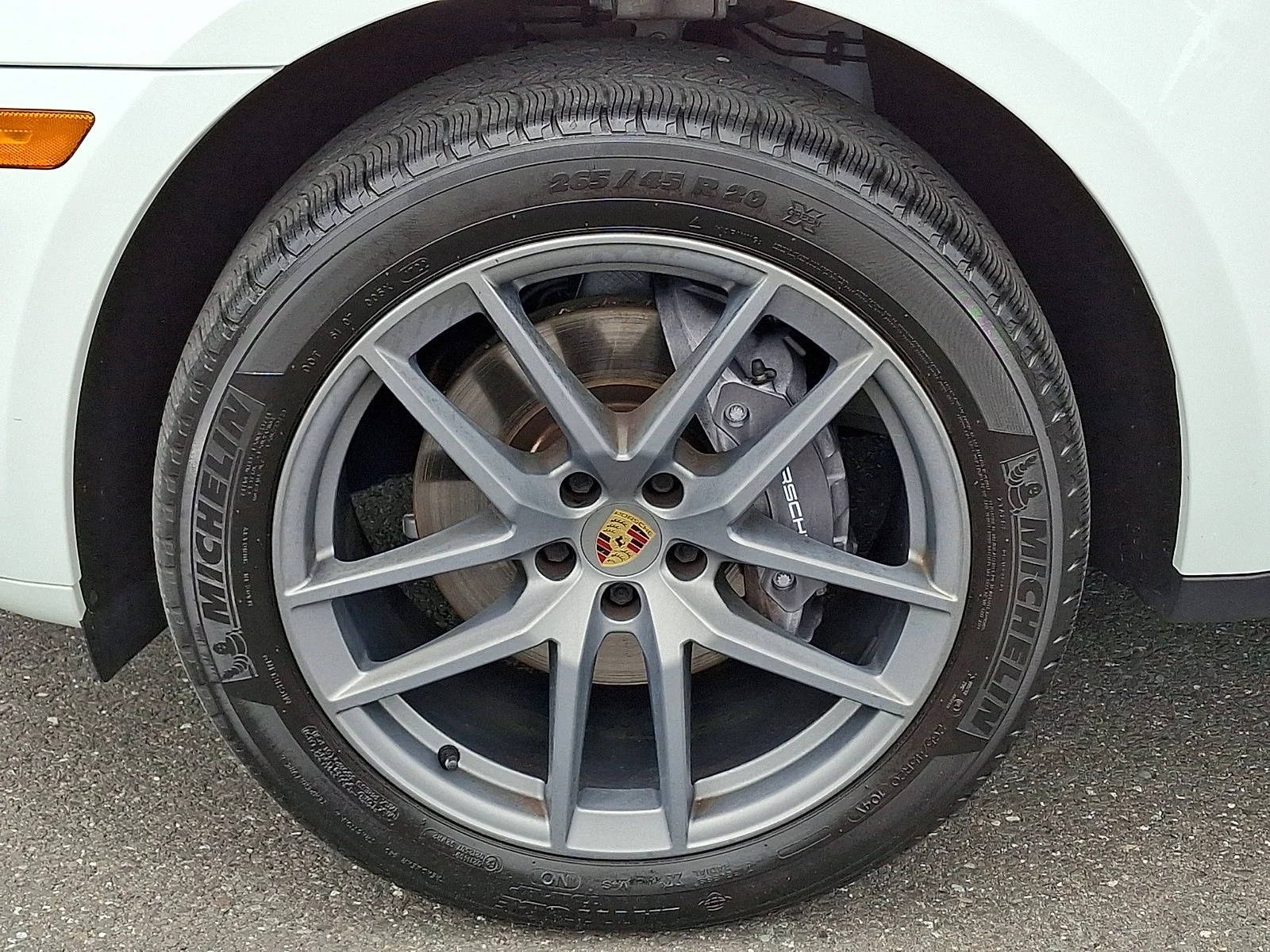 Used 2022 White   0Q Porsche  image 8