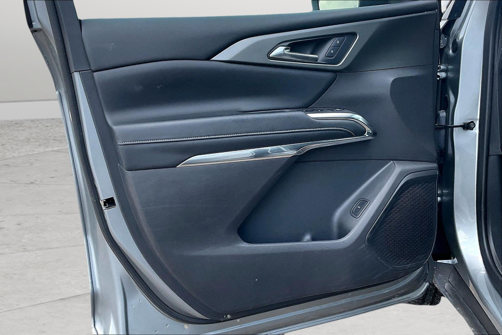 Used 2025 Gray Chevrolet LT image 27