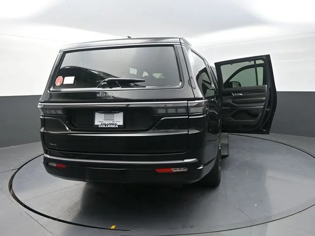 New 2026 High Gloss Black Exterior Paint Jeep Summit Reserve image 40
