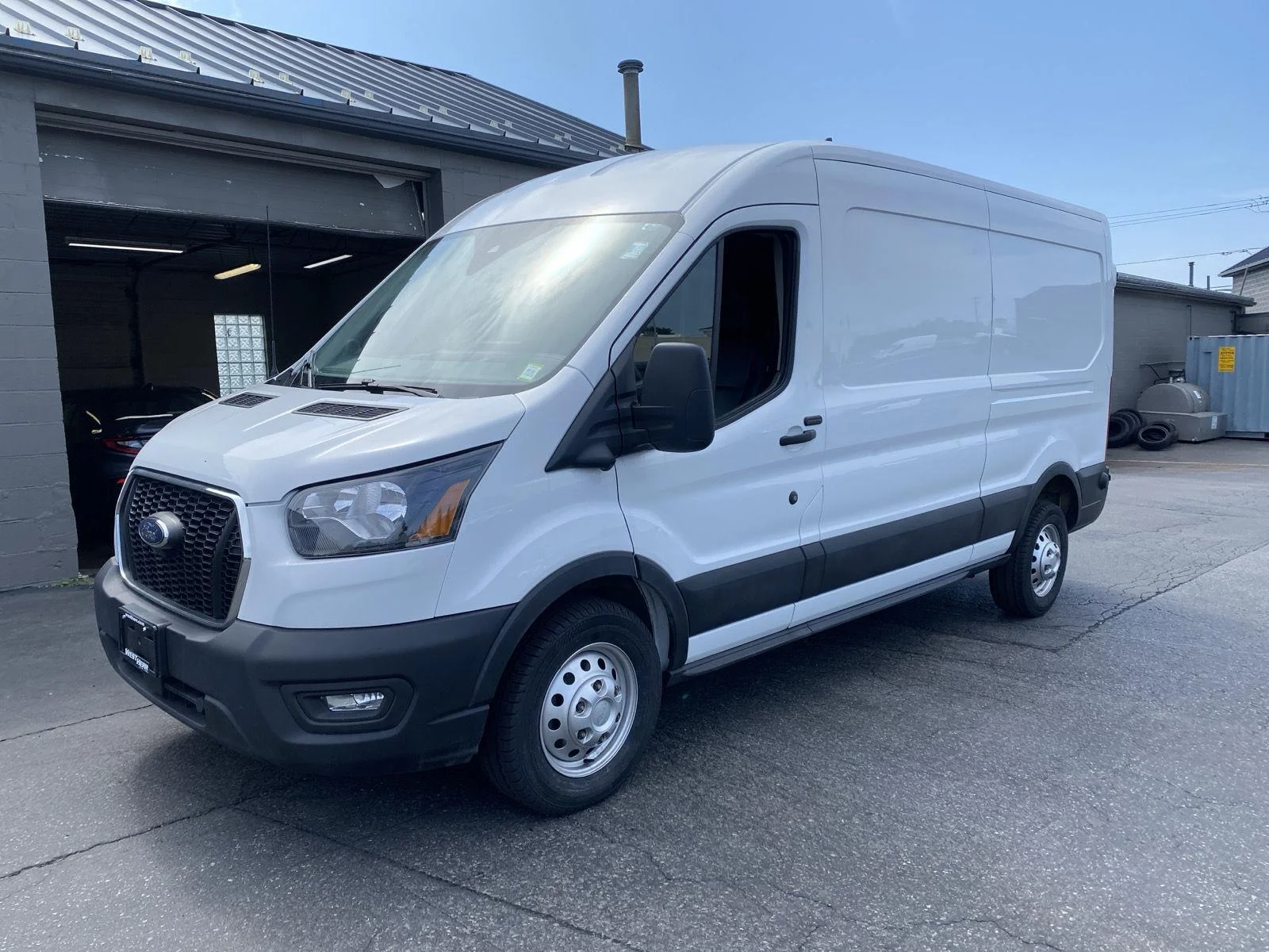 Used 2024  Ford T350 image 3