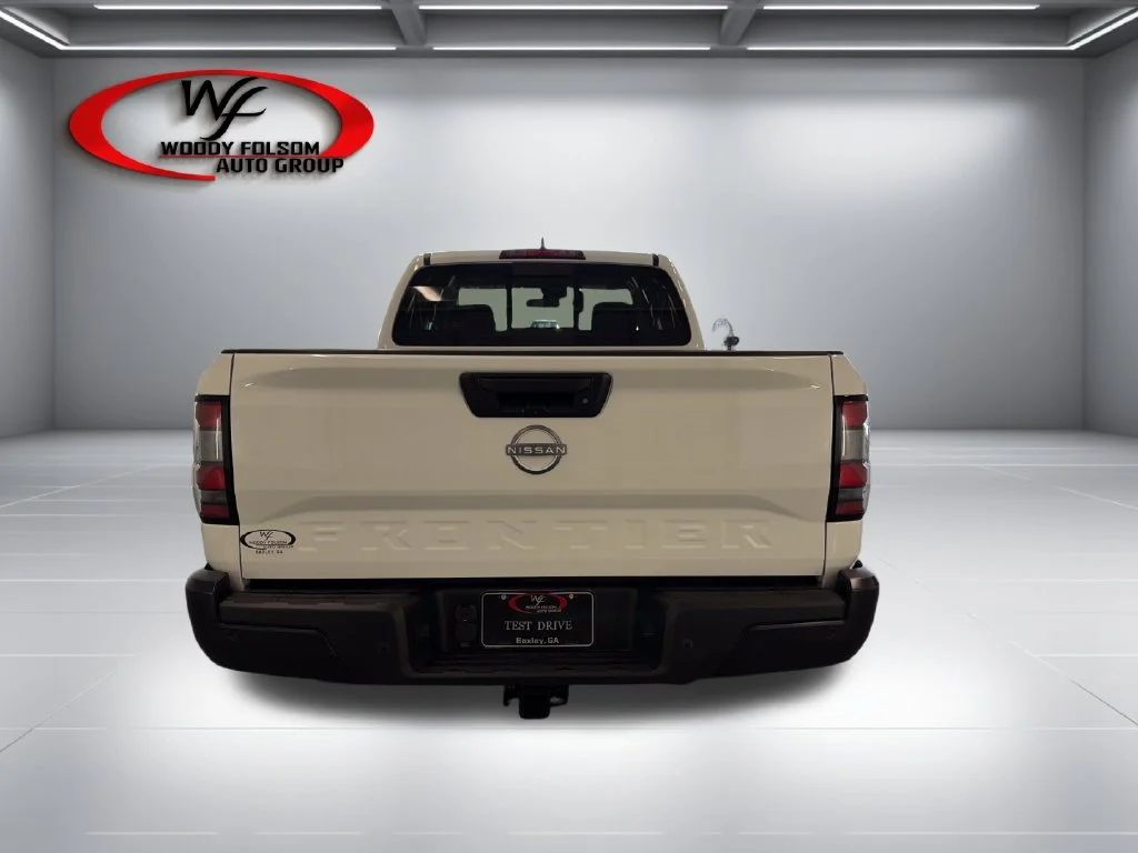 New 2027 Glacier White Nissan King Cab® S image 6