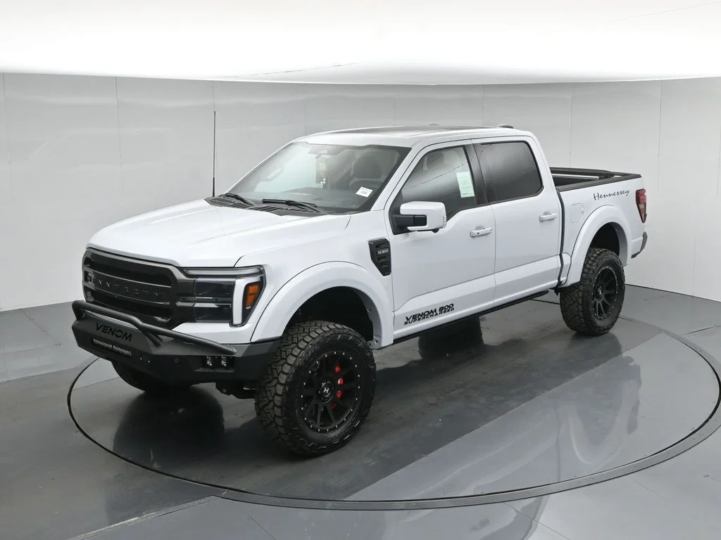 New 2025 White Ford Lariat image 39