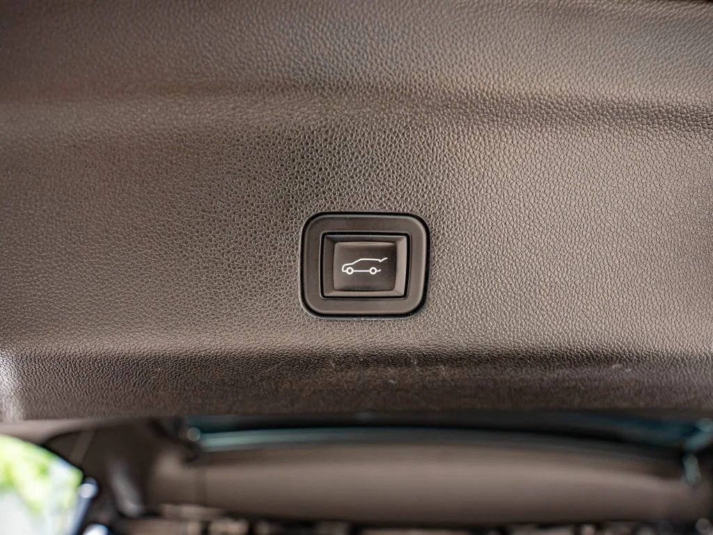 Used 2024 Black Chevrolet Z71 image 41