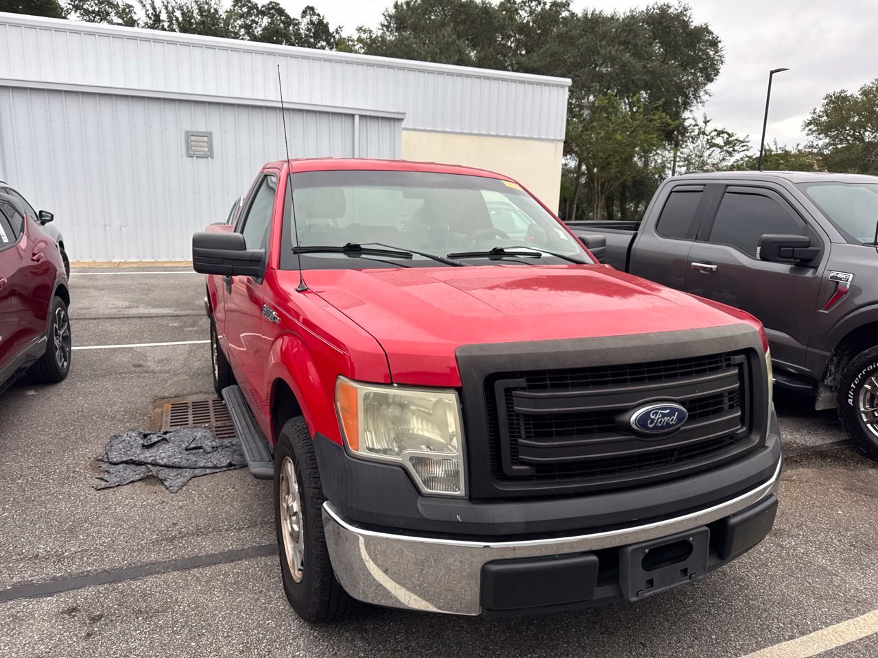 Used 2014 Red Ford XL image 3