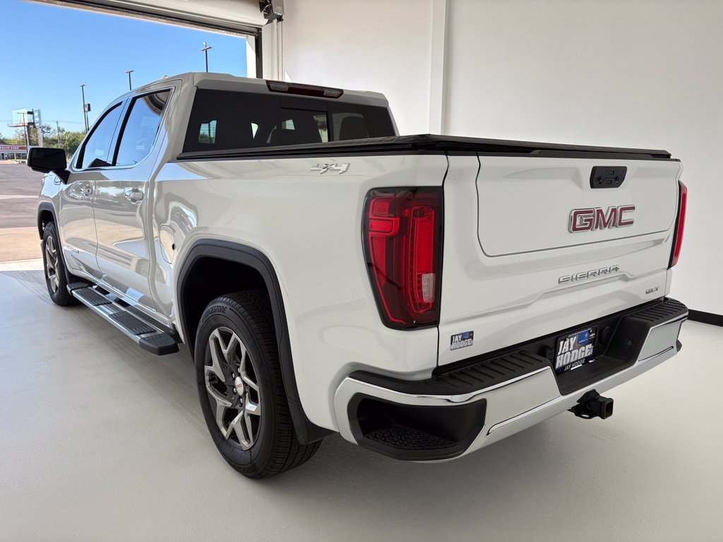 2022 GMC Sierra 1500 SLT - Photo 18
