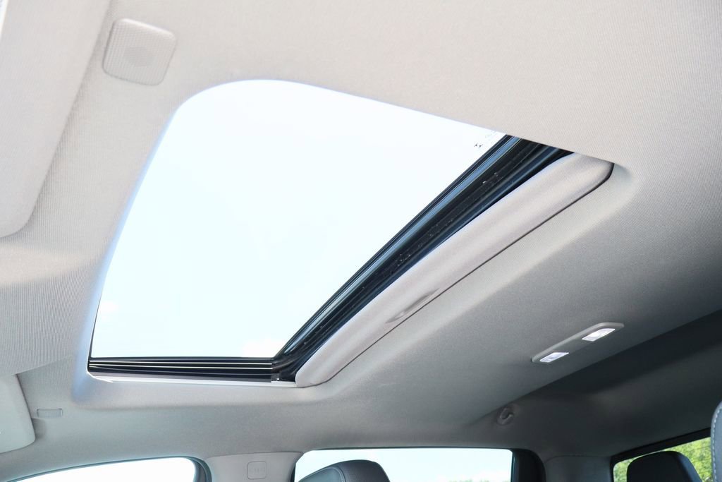 Used 2022 Ebony Twilight Metallic GMC Denali image 25