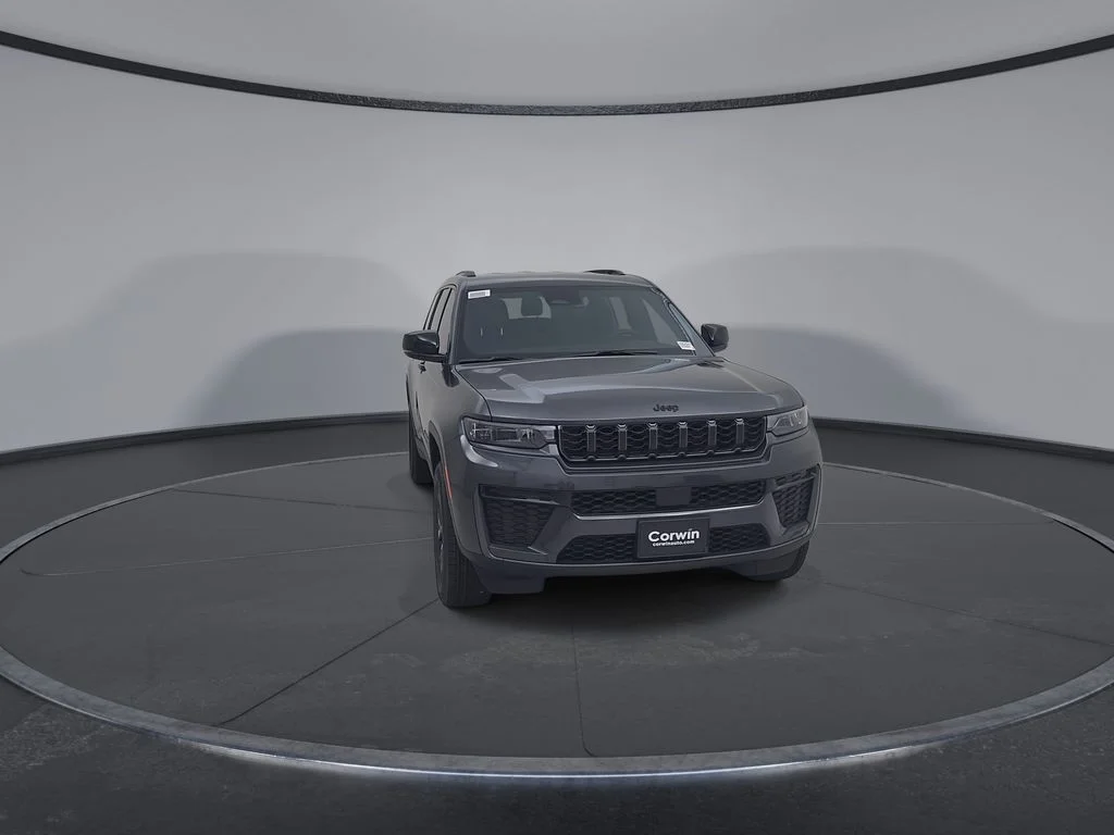 New 2026 Baltic Gray Metallic Clearcoat Jeep Altitude image 4