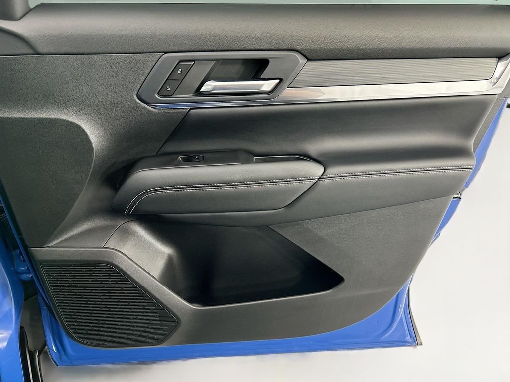 Used 2025 Rapids Metallic GMC Elevation image 23