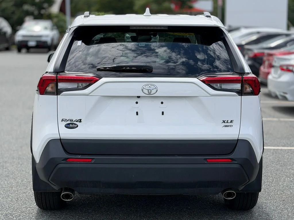 Used 2024 White Toyota XLE image 4