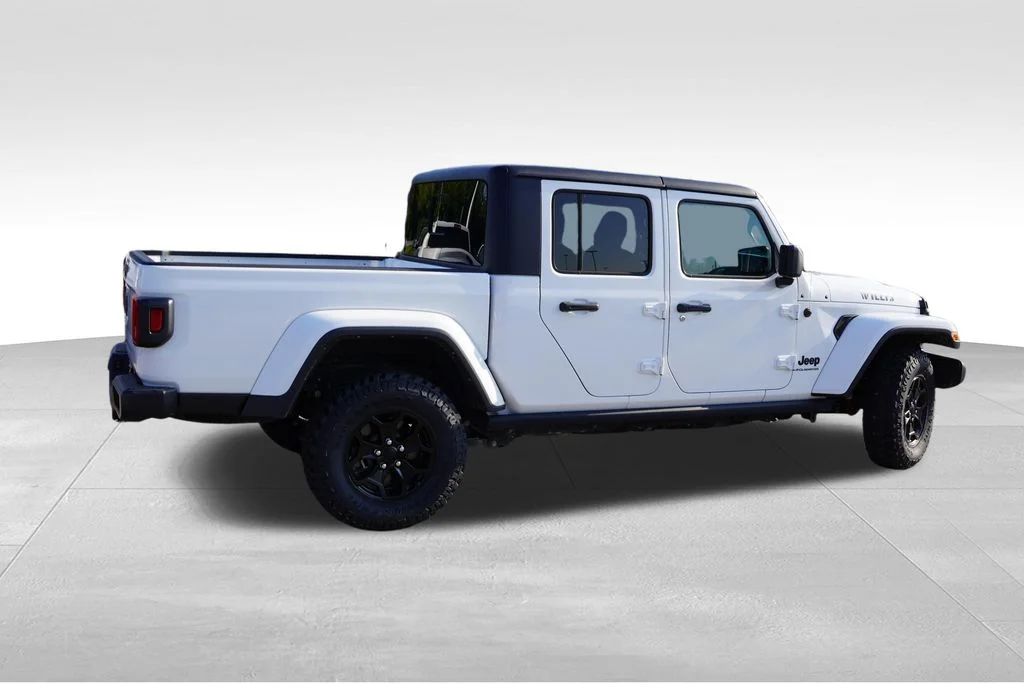 Used 2023 White Jeep Willys image 4