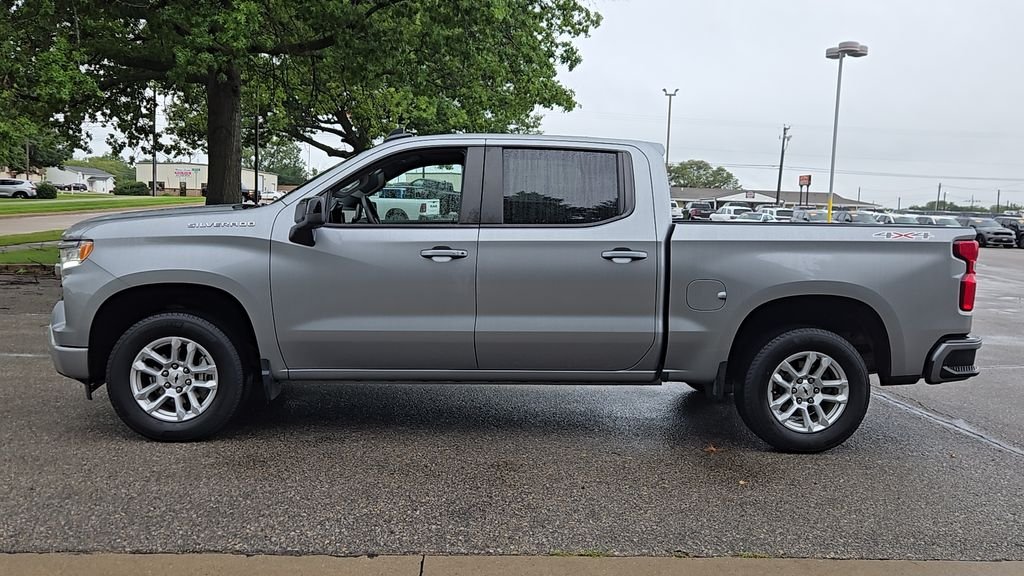 Used 2024 Gray Chevrolet RST image 5
