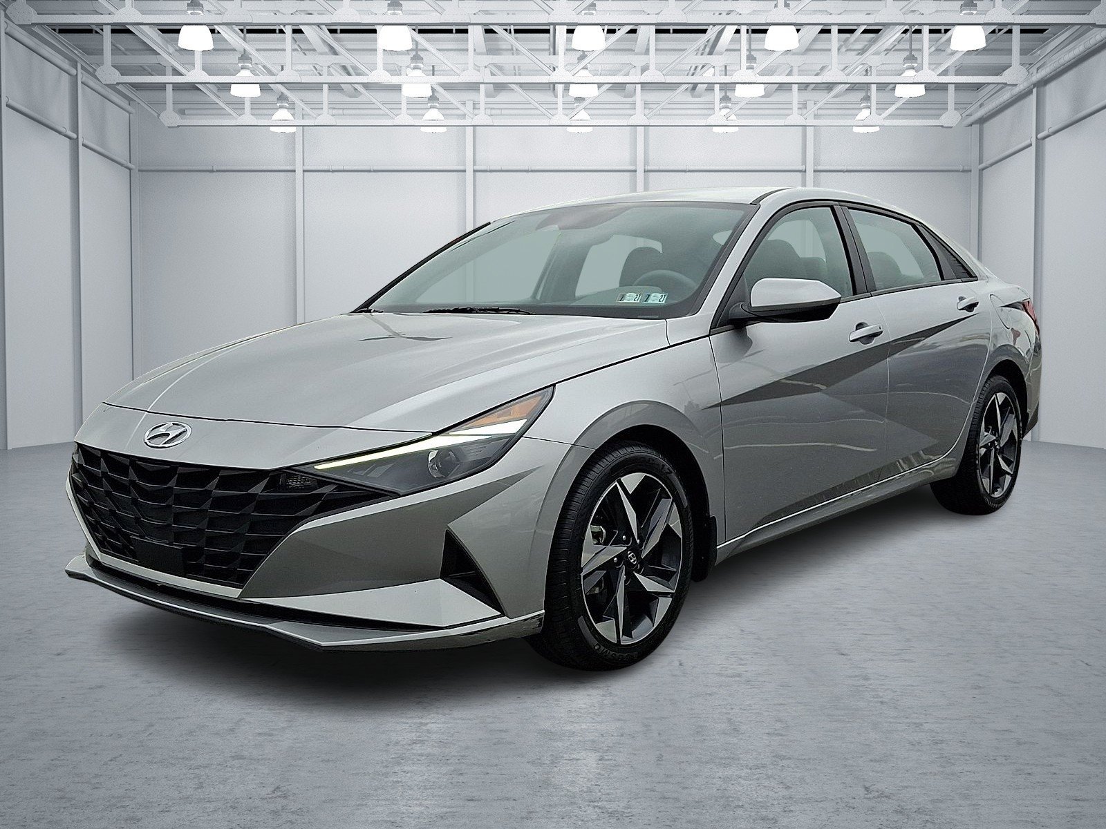 Used 2023 Shimmering Silver Pearl Hyundai SEL image 2