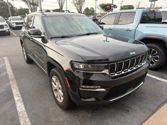 Used 2023 Black Jeep Limited 4x4 image 1