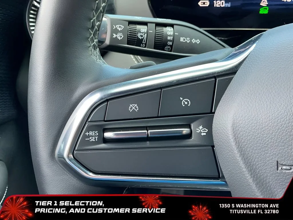Used 2024 Summit White Chevrolet LT image 29