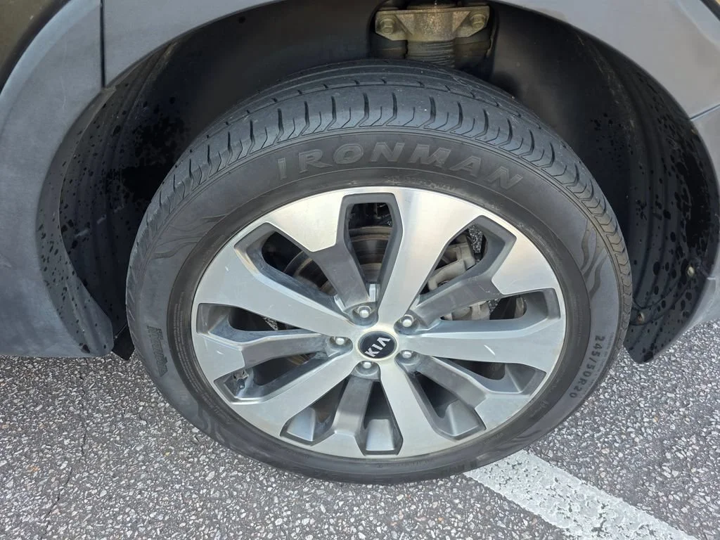 Used 2020 Green Kia S image 31